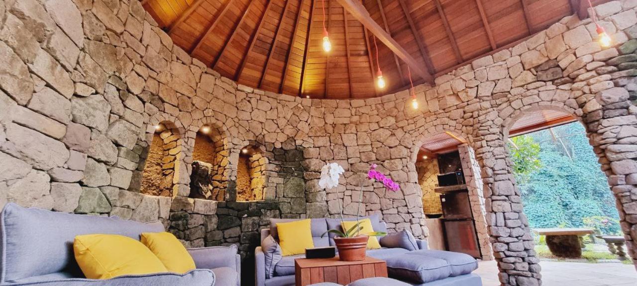 Avalon Ubud Castle & Spa Dış mekan fotoğraf